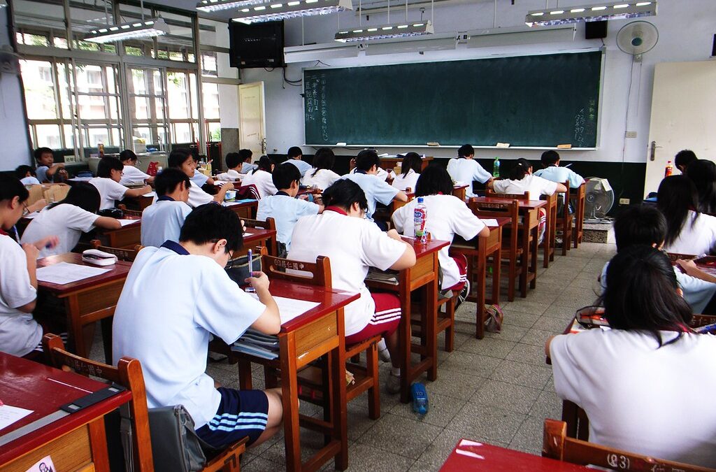 Taiwan should abolish “The Test”: ‘HuiKao’ | Una Chuang – Grade 10