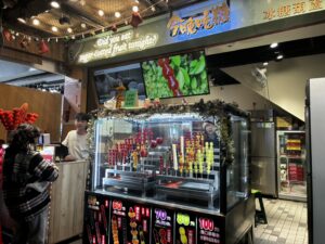 Come on eat candy is a tanghulu shop located in Shillin Night Market
